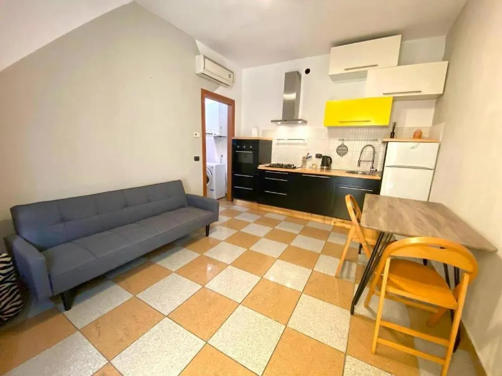 밀라노 Conte Rosso House, Con Doppia Terrazza In Coorte Tranquilla A Due Passi Da Stazione E Metropolitana Lambrate 아파트 이탈리아