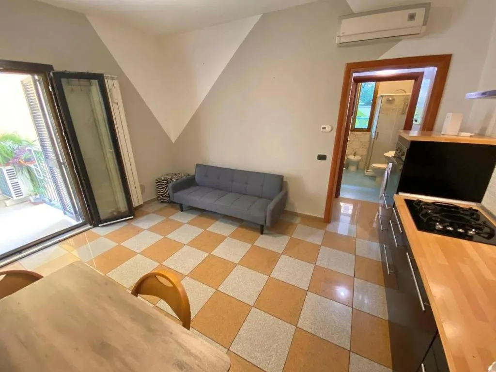 밀라노 Conte Rosso House, Con Doppia Terrazza In Coorte Tranquilla A Due Passi Da Stazione E Metropolitana Lambrate 아파트