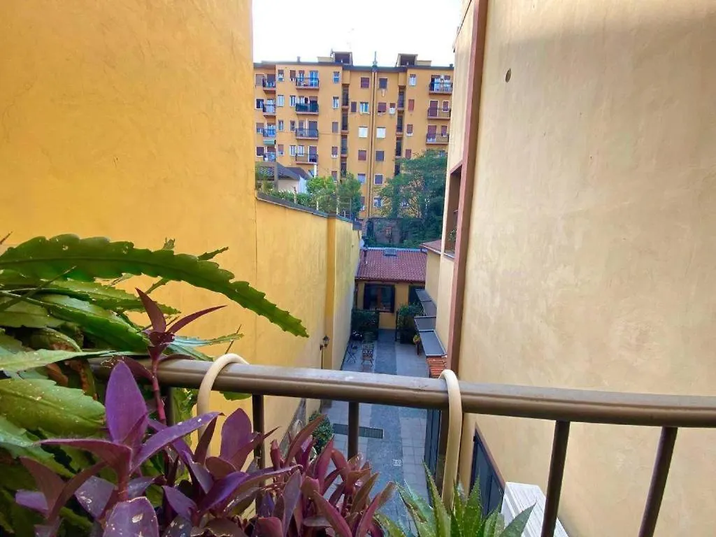 밀라노 Conte Rosso House, Con Doppia Terrazza In Coorte Tranquilla A Due Passi Da Stazione E Metropolitana Lambrate 아파트